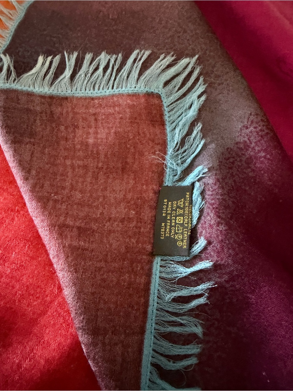 Louis Vuitton Multicolor Gradient Monogram Scarf. - Picture 9 of 16